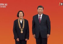 当代国际小丑、“活化石”申纪兰因举手表决有功获得共和国勋章
