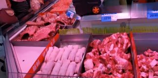 中国真相57:中国经济处于崩溃边缘?北京猪肉鸡蛋价格疯涨,人们早起排队疯抢,水果蔬菜跟着涨价!