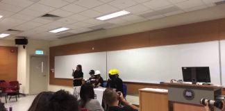 香港民间记者会主题为:“假执法之名,行戒严之实”