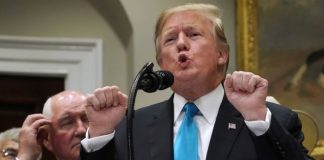 美国之音:特朗普称,正考虑提前签署第一阶段美中贸易协议