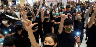香港宣布禁蒙面法,全城抗议