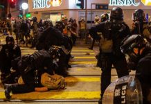 中国观察:香港“追究警暴”大游行 港警大抓捕 繼續施暴