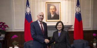 美國AIT主席莫健訪台:台灣從戒嚴到民主 是該時代最偉大的成就之一