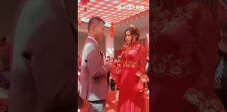 海风:在中共逼迫下,一名维吾尔族女孩被迫与一名汉族男子举行婚礼,以换取其家人从集中营释放