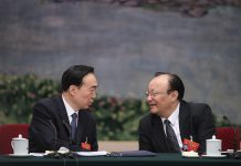 海风:外国记者再次曝光新疆“再教育营”,比监狱还恐怖