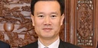 华尔街网报:香港只剩一条出路;叶简明案尾声:华信证券关门,牌照遭吊销;白宫:谈判很快有结果
