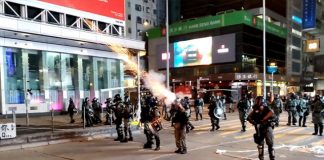 新唐人:逾56萬人連署向海牙仲裁法院告港警犯下反人类罪