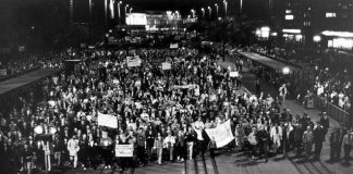 吴建民:柏林墙倒塌30年,苏联,东德,罗马尼亚都不敢镇压人民,为什么只有中国六四会发生?