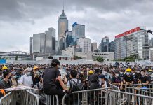 新唐人:港局勢緊繃!抗爭者撤離中大後 駐港共軍公然出動|中國鼠疫疑已擴散4省市!