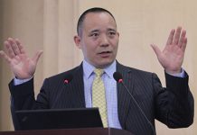 向松祚:中国经济面临内外挑战!