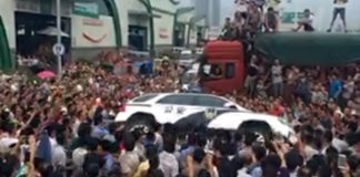 中国观察:香港运动延烧大陆!广东民众反了!高喊“时代革命” 展开大规模抗争 警车被掀翻