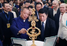 高人出手震惊俄罗斯,中华唐密传人金珂玄雷上师在俄中文化经贸论坛上拿遍俄国文化最高大奖