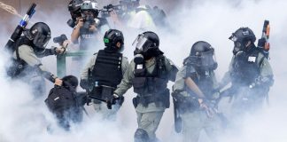 美国之音:校园浴血,警民对峙,香港理大陷人道危机?