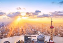 华尔街网报:外资金融机构在华业务全面解禁;川普总统有了新对手,身价是他十几倍