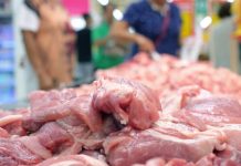 金牌资讯网 TV:猪肉突破70元一公斤 ,炫富方式变了,孩子伙食也变了!