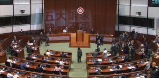 郭宝胜:香港、新疆人权法案连扇习近平耳光,但这只纸老虎为何不敢终止中美贸易谈判?