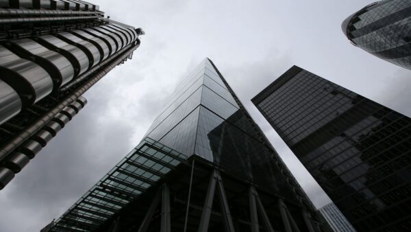 中国观察:中国经济严重下滑,近9万房企停业,中国房企破产潮加速 ,政府限制房贷加速破产潮