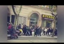 中国观察:敏感时刻上海民众反了 口号喊得震天响
