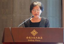金牌资讯网 TV:海南省高级法院前副院长张家慧 一场麻将输掉200亿,史上最富法官丢工作