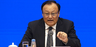 华尔街网报:美国新疆法案奏效,新疆高官称再教育营“结业”,今后来去自由