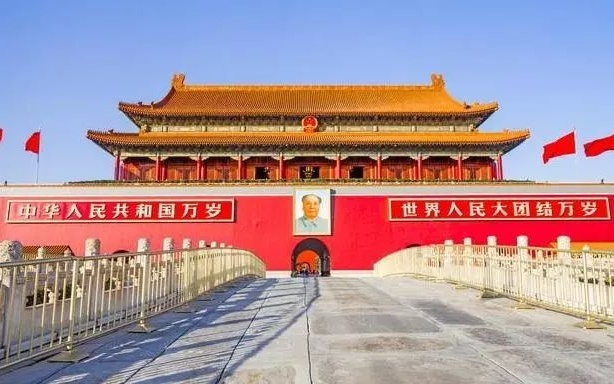 公民老黑:腦洞大開?如果天安門可以換照片?換誰的好呢?