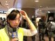新唐人:香港聖誕節平安夜不平安,港警用槍指著市民不讓過洋節