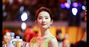 华尔街网报:向松祚被封杀,高善文还在:保四争五获李克强默认!刘亦菲被吊销中国签证