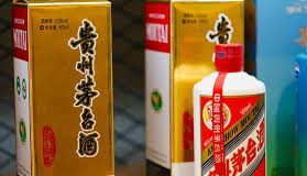 华尔街网报:先抓茅台老板袁仁国,再无偿划转570亿解救贵州政府债务危机,茅台又要完蛋了