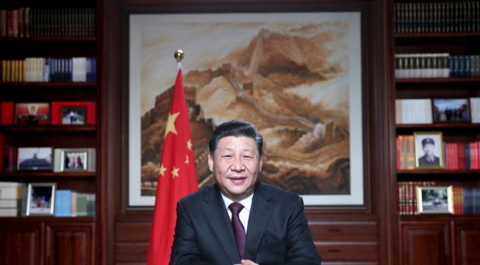 中国新闻:习近平:党章放床头,跟市井小民朋友秀亲民