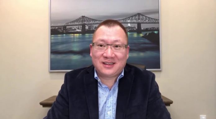 全军:中国经济模式正在崩塌,中国人快要生不起娃了,请带娃离开