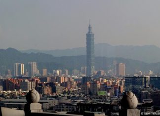 财经冷眼:南京杭州郑州30城封锁, 北上广深也快了,高峰真正到来!
