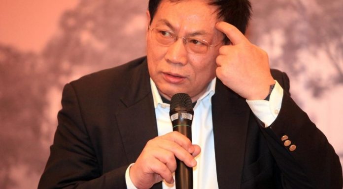 华尔街网报:任志强撰文痛斥习近平极度无耻,被扒光衣服还要当皇帝(附全文)
