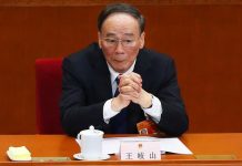 华尔街网报:王岐山把国家金库的钥匙给了胡怀邦,却落入了叶简明的假军商陷阱,习近平惊觉是因美国情报;财军政铁三角事发:缘出王三运,祸起不肖子