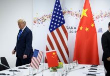 明镜火拍:川普下令管控推特等媒體平台;人民币贬值,香港金融地位不保