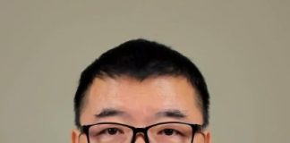 王剑:美国卫生部长抵台,里根号航母遥相呼应