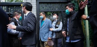 新闻时时报:中共下手算账了!黎智英及儿子黎耀恩今晨被警方以涉勾结外国势力拘捕