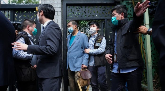 新闻时时报:中共下手算账了!黎智英及儿子黎耀恩今晨被警方以涉勾结外国势力拘捕