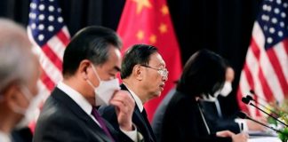 仇习二:中美天津谈判双方开出的纠错清单明细;中方把撤销中共党员及家属的签证限制列入谈判首位。