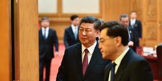 陈破空:党报一个动作,暗示习近平身陷困境!下手人气女王,结怨太子党。美国航母抵近,携神秘利器