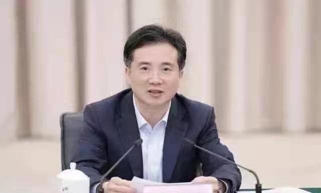 郭宝胜/流亡浙商惊爆周案内幕:周江勇为何被查?他只是李强替罪羊!马云嫌他官小从不睬他!周与沈跃跃有染浙江团派要遭灭门