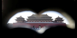 陈破空:中共军报炒作明朝“夺门之变”,暗示一旦太上皇政变,军队应顾全大局按兵不动,保持中立!