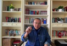 老灯爆料系列9:结束不了的瘟疫:习家大发国难财,疫情中习近平大搞封建迷信活动,歌手李玉刚介绍赵老太太进出中南海。《老灯开讲第49期》