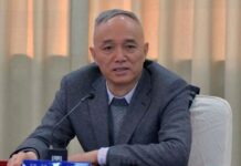 网友爆料:中共2月底开三中全会,习近平因身体原因将总书记一职让位蔡奇,彭丽媛进常委