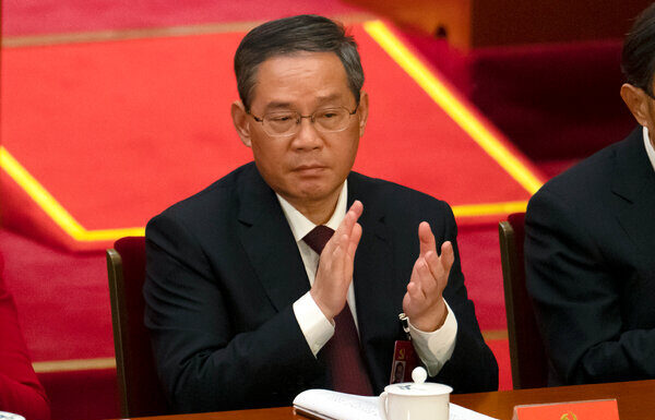 李强为何甘当“傀儡总理”?