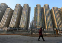 中国房价跌跌不休,自媒体又成“背锅侠”