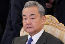 王毅还在对伊朗说,别怕有我在!