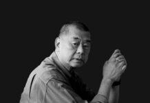 川普爱记仇,习却当众打他脸